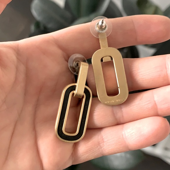 Hugo Boss earrings - Picture 2 of 5